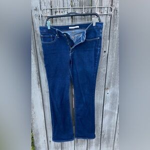 Levi’s Strauss 315 Shaping Bootcut Women’s Jeans.